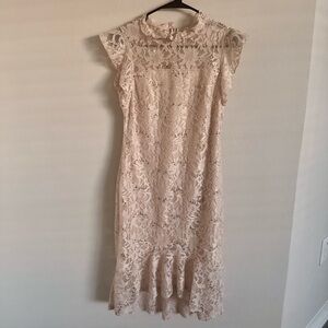 Chic Floral Lace Midi Dress in Cream